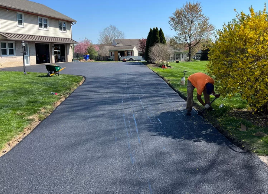 How Seasonal Changes Impact Asphalt Pavement in Pennsylvania